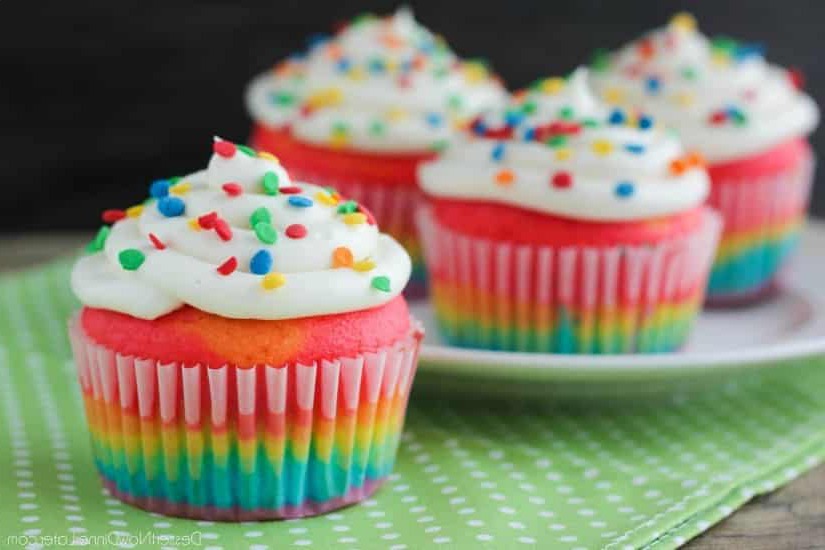 DESCRIPTIF DU LIEU Recette-cupcake-multicolore